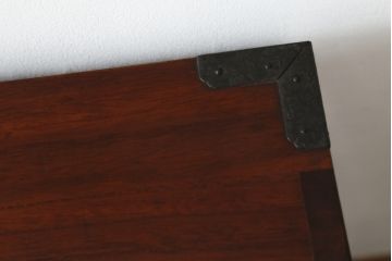 和製アンティーク　黒漆塗り　上手物!凝ったつくりの厚手金具が存在感を放つ庄内小箪笥(庄内箪笥、小物収納、収納箪笥、和タンス)(R-060777)