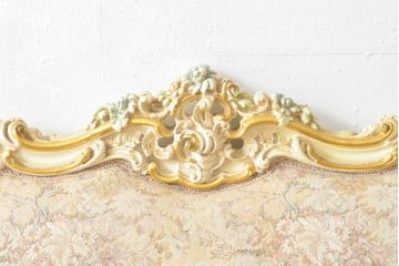 中古　イタリア高級家具　SILIK(シリック)　ロココ調　優雅な空間を演出する3人掛けソファ(三人掛けソファ、3P、アームソファ)(定価約90万円)(R-060779)