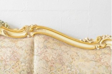 中古　イタリア高級家具　SILIK(シリック)　ロココ調　優雅な空間を演出する3人掛けソファ(三人掛けソファ、3P、アームソファ)(定価約90万円)(R-060779)