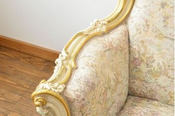 中古　イタリア高級家具　SILIK(シリック)　ロココ調　優雅な空間を演出する3人掛けソファ(三人掛けソファ、3P、アームソファ)(定価約90万円)(R-060779)