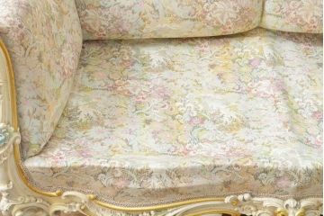 中古　イタリア高級家具　SILIK(シリック)　ロココ調　優雅な空間を演出する3人掛けソファ(三人掛けソファ、3P、アームソファ)(定価約90万円)(R-060779)