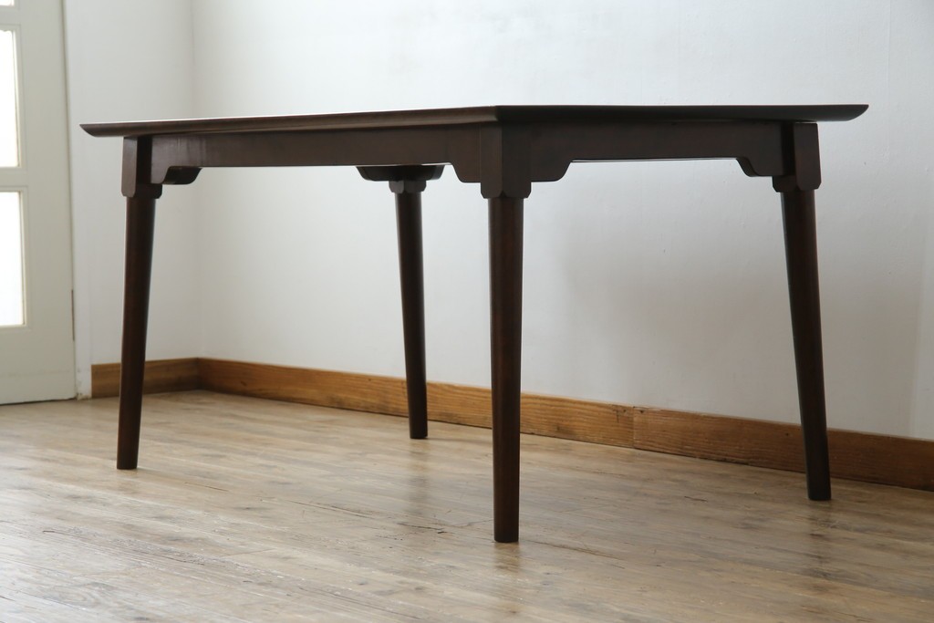 和製ヴィンテージ　松本民芸家具　シンプルなデザインが和モダンの空間に取り入れやすいダイニングテーブル　(R-060780)