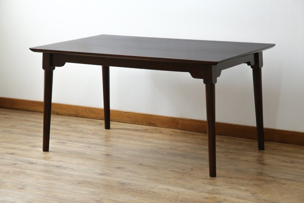 和製ヴィンテージ　松本民芸家具　シンプルなデザインが和モダンの空間に取り入れやすいダイニングテーブル　(R-060780)