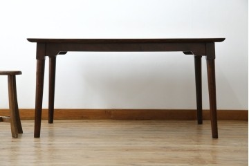 和製ヴィンテージ　松本民芸家具　シンプルなデザインが和モダンの空間に取り入れやすいダイニングテーブル　(R-060780)