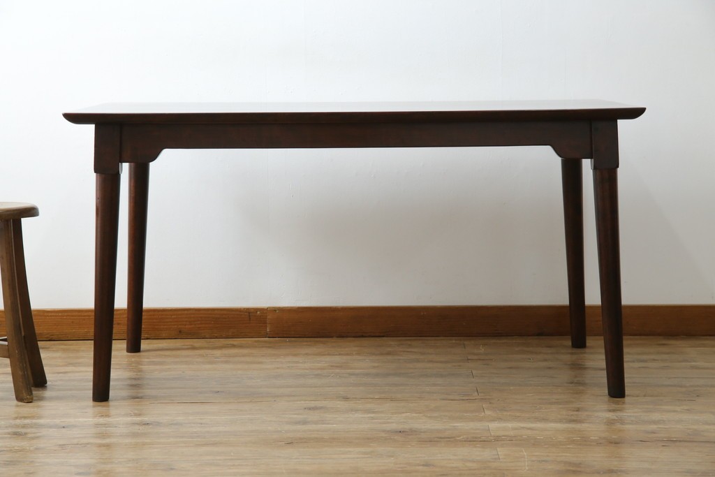 和製ヴィンテージ　松本民芸家具　シンプルなデザインが和モダンの空間に取り入れやすいダイニングテーブル　(R-060780)