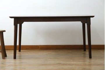 和製ヴィンテージ　松本民芸家具　シンプルなデザインが和モダンの空間に取り入れやすいダイニングテーブル　(R-060780)