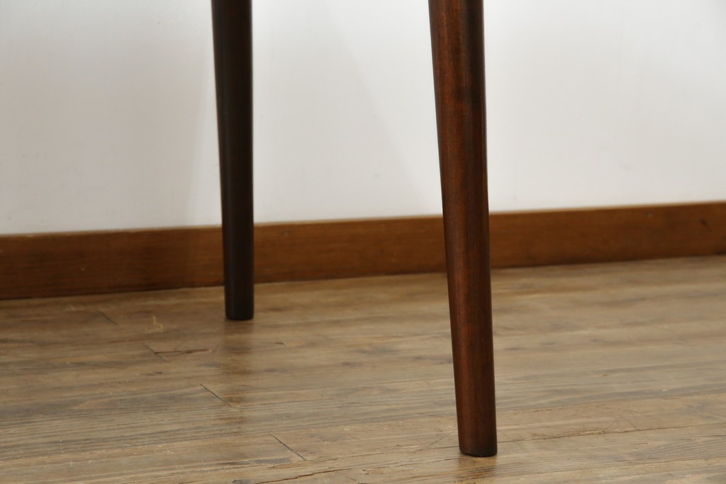 和製ヴィンテージ　松本民芸家具　シンプルなデザインが和モダンの空間に取り入れやすいダイニングテーブル　(R-060780)