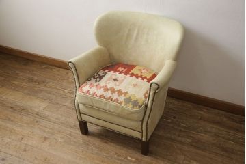 中古　HALO(ハロ)　PROFESSER ARM CHAIR(プロフェッサーアームチェア)　本革　キリムとレザーのリバーシブルのクッションがかわいい1人掛けソファ(1P、椅子、イス、ラウンジチェア)(定価約16万円)(R-060783)