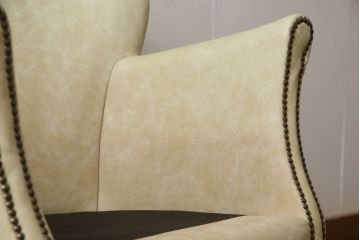 中古　HALO(ハロ)　PROFESSER ARM CHAIR(プロフェッサーアームチェア)　本革　キリムとレザーのリバーシブルのクッションがかわいい1人掛けソファ(1P、椅子、イス、ラウンジチェア)(定価約16万円)(R-060783)