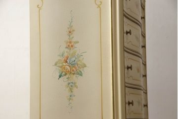 中古　美品　イタリア　ノバパルク(NOVAPLAK)　ロココ調　猫脚　エレガントな佇まいが目を惹くチェスト(引き出し)(R-060785)