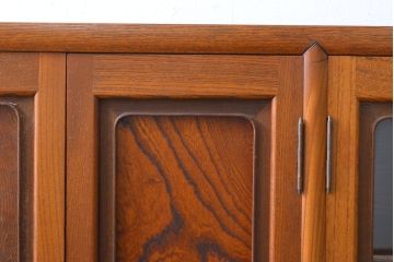 中古　美品　最高級　漆塗り　総欅(ケヤキ)材　指物　工芸家具　引出し内部桐材　杢目が魅力的な猫脚サイドボード(サイドキャビネット、戸棚、収納棚)(定価推定約150万円)(R-060787)