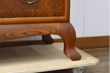 中古　美品　最高級　漆塗り　総欅(ケヤキ)材　指物　工芸家具　引出し内部桐材　杢目が魅力的な猫脚サイドボード(サイドキャビネット、戸棚、収納棚)(定価推定約150万円)(R-060787)
