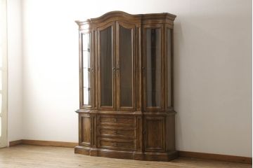 中古　超美品　DREXEL HERITAGE(ドレクセルヘリテイジ)　Grand Villa(グランドヴィラ)　照明付きのゴージャスなキャビネット(定価約130万円)(食器棚、カップボード、飾り棚、陳列棚)(R-060790)