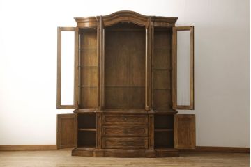 中古　超美品　DREXEL HERITAGE(ドレクセルヘリテイジ)　Grand Villa(グランドヴィラ)　照明付きのゴージャスなキャビネット(定価約130万円)(食器棚、カップボード、飾り棚、陳列棚)(R-060790)