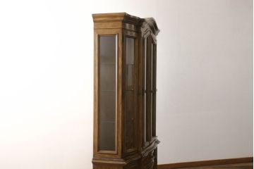 中古　超美品　DREXEL HERITAGE(ドレクセルヘリテイジ)　Grand Villa(グランドヴィラ)　照明付きのゴージャスなキャビネット(定価約130万円)(食器棚、カップボード、飾り棚、陳列棚)(R-060790)