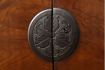 明治〜大正　前面欅(ケヤキ)材　内部桐材　観音開き　上質な和の空間づくりにぴったり!　庄内帳場箪笥(和箪笥、収納箪笥、時代箪笥、引き出し)(R-060792)