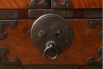 明治〜大正　前面欅(ケヤキ)材　内部桐材　観音開き　上質な和の空間づくりにぴったり!　庄内帳場箪笥(和箪笥、収納箪笥、時代箪笥、引き出し)(R-060792)
