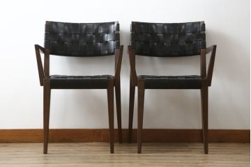 中古　美品　arflex(アルフレックス)　TINA 10(ティナ)　編み込みのデザインが目を惹くワイドアームチェア2脚セット(ダイニングチェア、椅子、イス)(2脚定価約46万円)(R-060799)