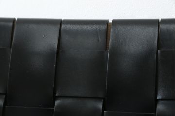 中古　美品　arflex(アルフレックス)　TINA 10(ティナ)　編み込みのデザインが目を惹くワイドアームチェア2脚セット(ダイニングチェア、椅子、イス)(2脚定価約46万円)(R-060799)