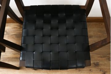 中古　美品　arflex(アルフレックス)　TINA 10(ティナ)　編み込みのデザインが目を惹くワイドアームチェア2脚セット(ダイニングチェア、椅子、イス)(2脚定価約46万円)(R-060799)