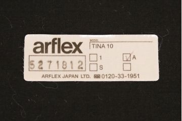 中古　美品　arflex(アルフレックス)　TINA 10(ティナ)　編み込みのデザインが目を惹くワイドアームチェア2脚セット(ダイニングチェア、椅子、イス)(2脚定価約46万円)(R-060799)