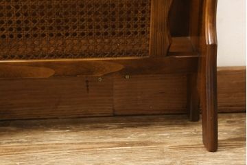 中古　オールドカリモク(karimoku)　和洋どちらのインテリアにも合わせやすい2段マガジンラック(本立て)(R-060804)