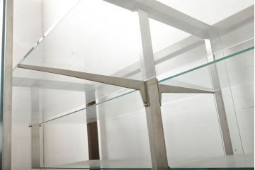 和製ビンテージ　大型　両面使い　クラシカルな雰囲気を醸し出す木枠ガラスケース(Gケース、ショーケース、キャビネット、陳列棚、飾り棚、店舗什器、ヴィンテージ)(R-060807)