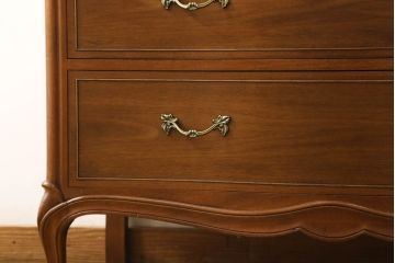 中古　美品　DREXEL HERITAGE(ドレクセルヘリテイジ)　Touraine(ツーレイン)　マホガニー材製の贅沢なアンティーク調チェスト(引き出し)(R-060808)