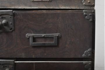 和製アンティーク　明治期　博物館クラス!!　高級品　特注　ここまで厚手の金具は激レア!!　総欅(ケヤキ)材　内部桐材　超極厚金具のローボード(和たんす、和箪笥、収納箪笥、時代箪笥、ローチェスト、引き出し)(R-060811)