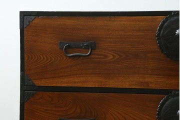 和製アンティーク　前面欅(ケヤキ)材　東北　経年を感じる金具の風合いが味わい深い時代箪笥リビングボード　(R-060818)