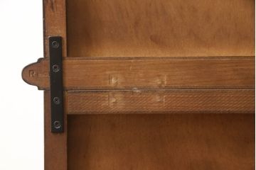 中古　神居民芸家具　和洋どちらの空間にも馴染むキャビネット(食器棚、カップボード、収納棚、戸棚)(R-060820)