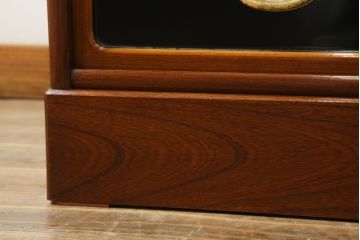 和製ビンテージ　高級工芸家具　蒔絵師　長谷川雅英　欅(ケヤキ)材　六尺　気品溢れる蒔絵や金具が美しい茶箪笥(キャビネット、茶棚、食器棚、収納棚、ヴィンテージ)(R-060821)