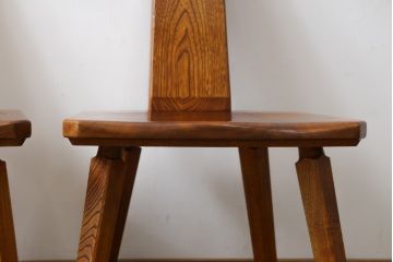 中古　美品　岩手県岩泉・純木家具　栓材　摺り漆(すりうるし)　心地よい木の風合いが魅力的なダイニングチェア2脚セット(アームレスチェア、板座チェア、椅子、イス)(定価2脚で約16万円)(R-060823)