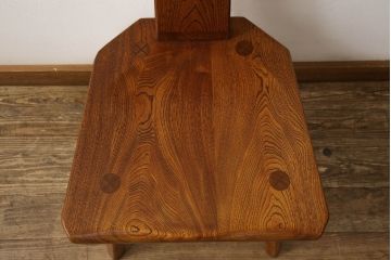 中古　美品　岩手県岩泉・純木家具　栓材　摺り漆(すりうるし)　心地よい木の風合いが魅力的なダイニングチェア(アームレスチェア、板座チェア、椅子、イス)(R-060824)