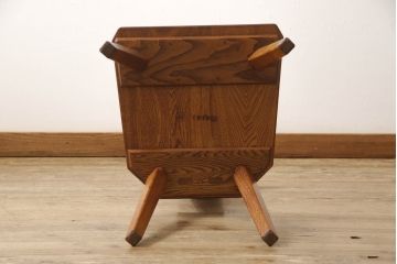中古　美品　岩手県岩泉・純木家具　栓材　摺り漆(すりうるし)　心地よい木の風合いが魅力的なダイニングチェア(アームレスチェア、板座チェア、椅子、イス)(R-060824)
