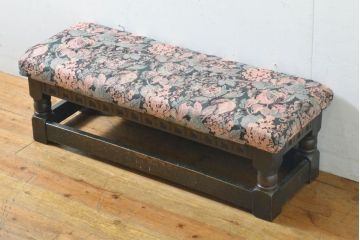 ヨーロッパビンテージ　玄関や寝室など幅広い場所で活躍する小振りなサイズの長椅子(長イス、ベンチ、オットマン、チェア、ヴィンテージ)(R-060828)