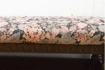 ヨーロッパビンテージ　玄関や寝室など幅広い場所で活躍する小振りなサイズの長椅子(長イス、ベンチ、オットマン、チェア、ヴィンテージ)(R-060828)