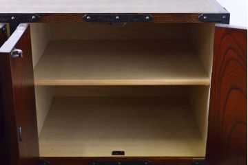 中古　岩谷堂箪笥　天板・脚(台輪)付きリメイク　和モダンな空間にも取り入れやすいテレビ台(サイドボード、リビングボード、テレビボード)(R-060833)