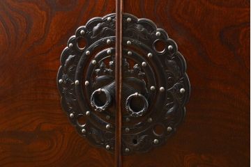 中古　岩谷堂箪笥　天板・脚(台輪)付きリメイク　和モダンな空間にも取り入れやすいテレビ台(サイドボード、リビングボード、テレビボード)(R-060833)