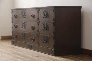 中古　岩谷堂箪笥　凝ったつくりの金具が和の雰囲気を高めるテレビ台(ローボード、AVボード、衣装箪笥、収納箪笥、和タンス、引き出し)(R-060834)