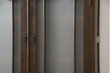 和製アンティーク　栓材　大正ロマン　個性的なデザインが目を惹くキャビネット(食器棚、カップボード、収納棚、戸棚)(R-060838)