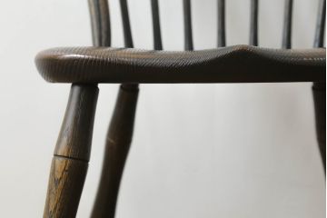 中古　飛騨産業　PROVINCIAL(プロヴィンシャル・プロビンシャル)　キツツキ　オーク材　背板のデザインがおしゃれなボウバックチェア(ウィンザーチェア、板座チェア、ダイニングチェア、椅子、イス、ウインザーチェア)(定価約15万円)(R-060839)