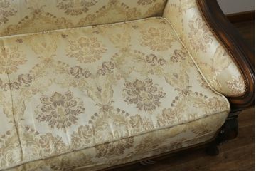中古　ヨーロッパ輸入家具　大型　クラシカルで品のある佇まいが魅力の2.5人掛けソファ(2人掛けソファ、3人掛けソファ)(R-060844)