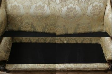 中古　ヨーロッパ輸入家具　大型　クラシカルで品のある佇まいが魅力の2.5人掛けソファ(2人掛けソファ、3人掛けソファ)(R-060844)