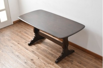 イギリスヴィンテージ　ERCOL(アーコール)　エルム材　クラシカルな雰囲気漂うダイニングテーブル(ヴィンテージ、4人掛け、6人掛け、食卓、作業台)(R-060852)