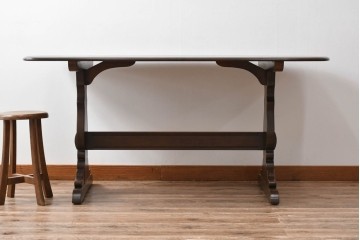 イギリスヴィンテージ　ERCOL(アーコール)　エルム材　クラシカルな雰囲気漂うダイニングテーブル(ヴィンテージ、4人掛け、6人掛け、食卓、作業台)(R-060852)