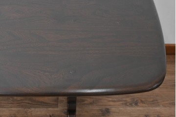 イギリスヴィンテージ　ERCOL(アーコール)　エルム材　クラシカルな雰囲気漂うダイニングテーブル(ヴィンテージ、4人掛け、6人掛け、食卓、作業台)(R-060852)
