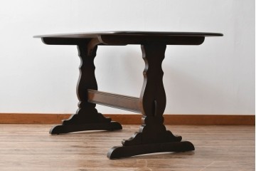 イギリスヴィンテージ　ERCOL(アーコール)　エルム材　クラシカルな雰囲気漂うダイニングテーブル(ヴィンテージ、4人掛け、6人掛け、食卓、作業台)(R-060853)