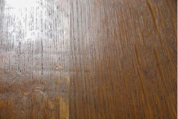 イギリスアンティーク　オーク材　天板のデザインが可愛らしいツイストレッグサイドテーブル(カフェテーブル、コーヒーテーブル)(R-060855)