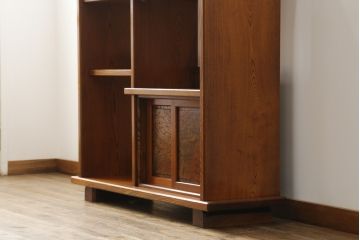 中古　美品　国産　職人手造り　総欅(ケヤキ)無垢材　漆塗り　美しい杢目を堪能できる飾り棚(茶棚、違い棚、収納棚、戸棚)(R-060858)